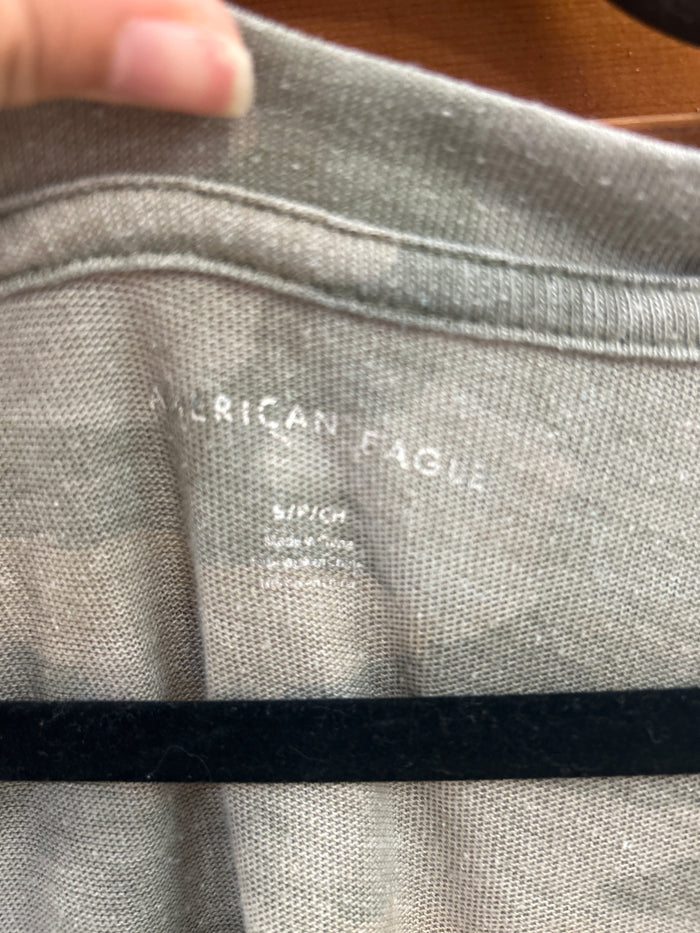 American Eagle camouflage print V-neck tank top Small
