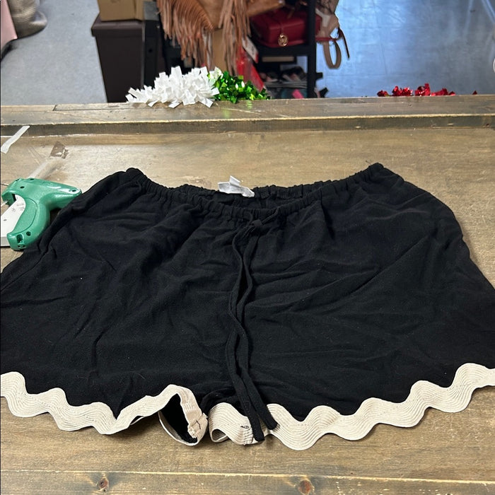 Anniewear Women's Shorts size small with Cream Trim