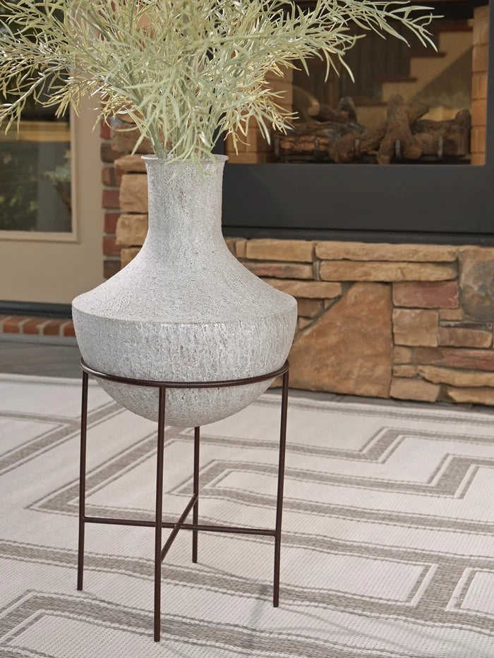 Estonbank Vase