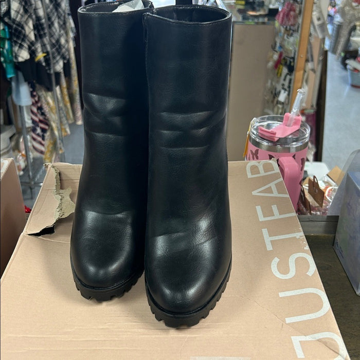 Faux leather ankle boots, JustFab
Serena Block Heeled Bootie size 10 new