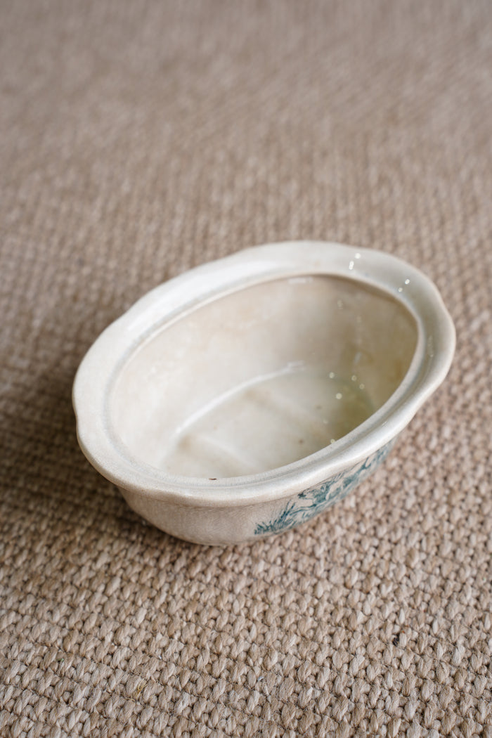 French Ironstone Soap Dish, Hunting Dog Transfer