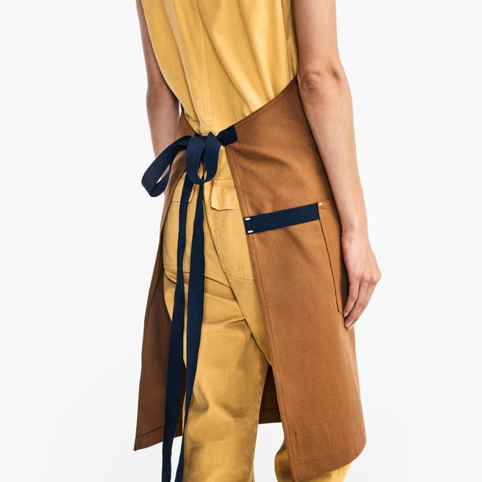 Hedley & Bennett Denver Essential Brown Apron back straps