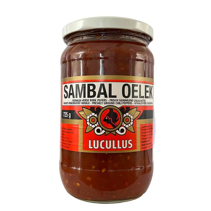 A 725g jar of Lucullus Sambal Oelek on a white background