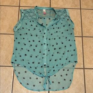 No Boundaries Sleeveless Blouse MEDIUM