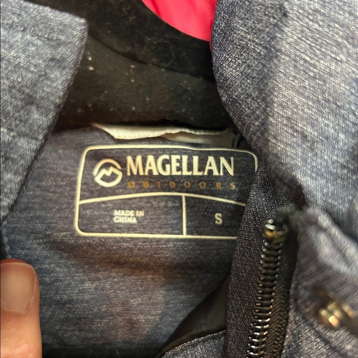 Polyester outdoor jacket, Magellan Outdoors, hooded with pink accents size Small